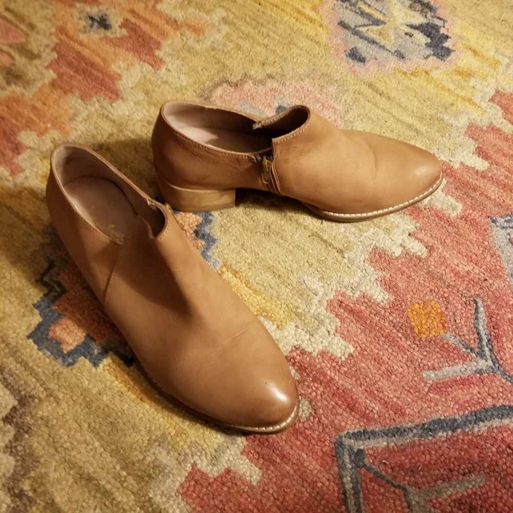 Light brown Nubuck ankle boots